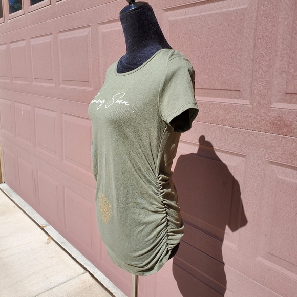 Love Wish Olive Green "Coming Soon" Gold Metallic Graphic Maternity Top Small - Picture 2 of 14